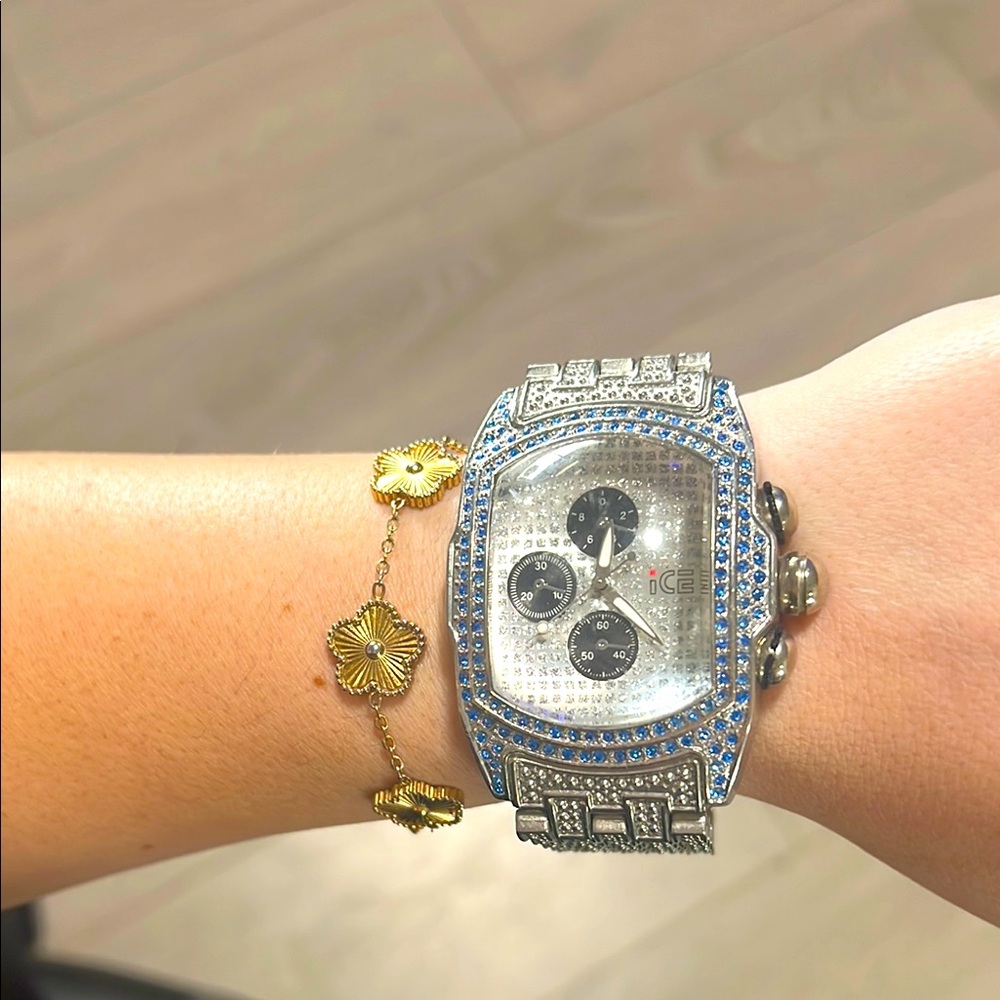 🥶❄️Iced out Silver and Blue with Crystal Bezel